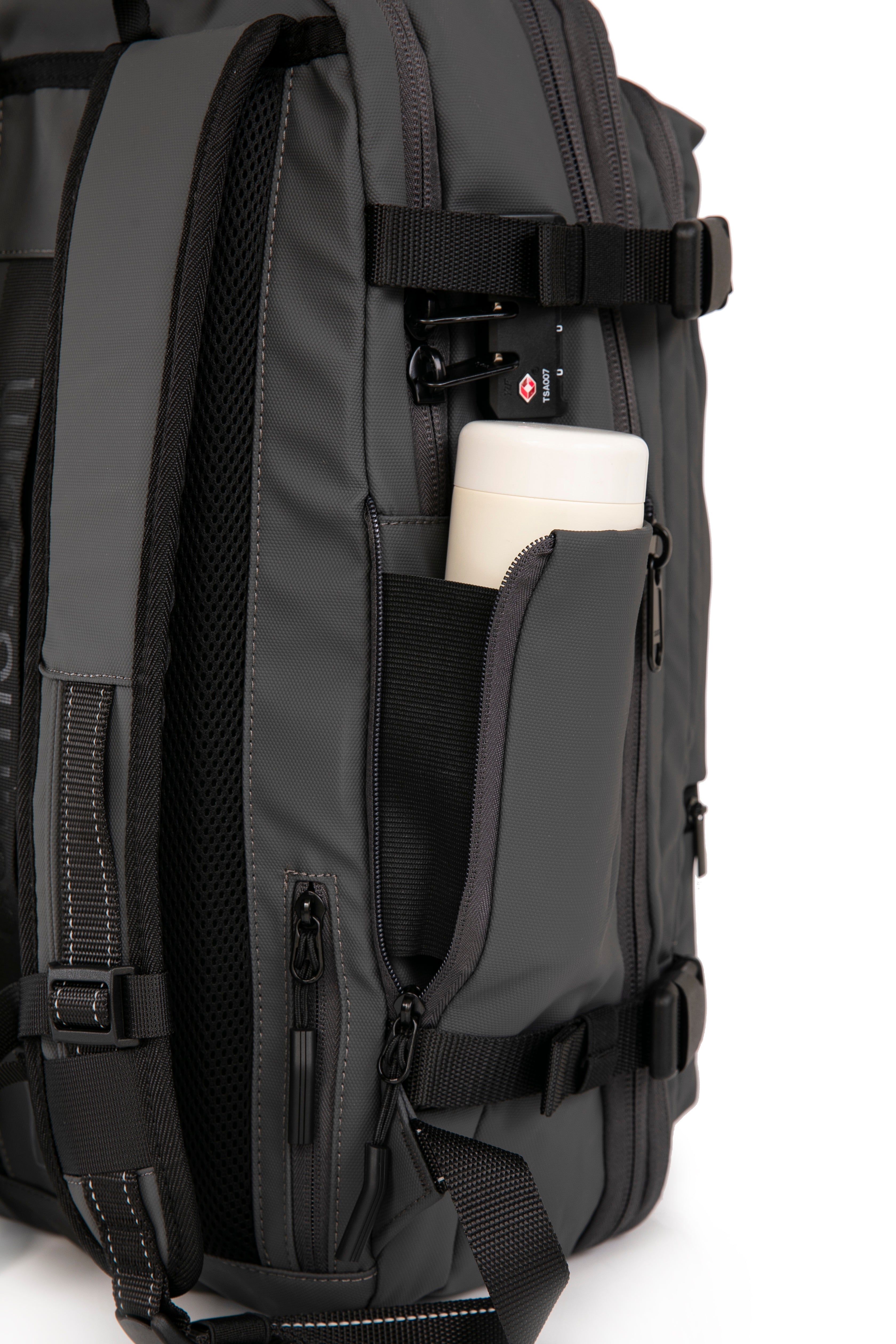 Vacuum compressible backpack – With or without pump
