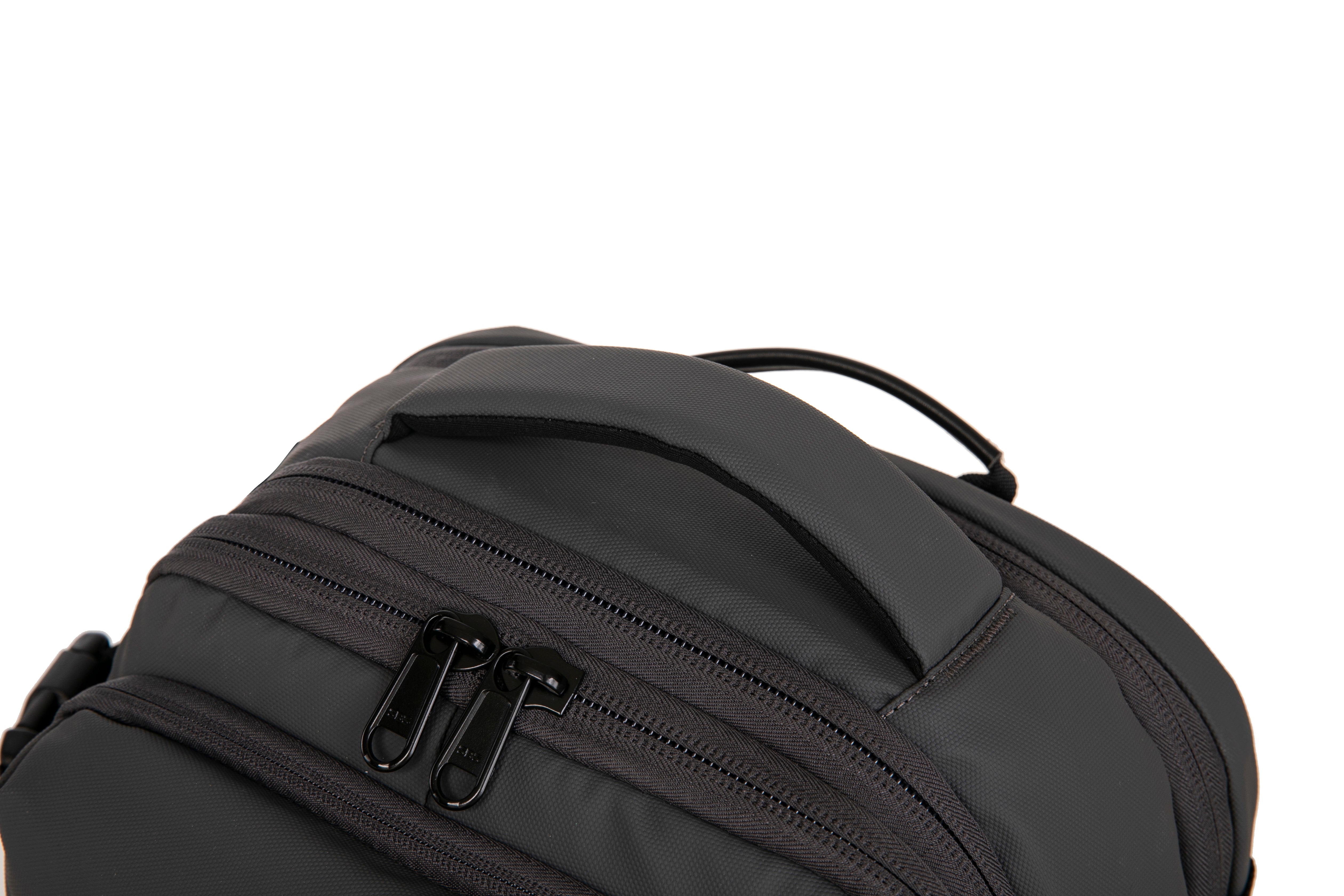 Vacuum compressible backpack – With or without pump